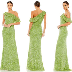 Mac Duggal NWOT Sequined Drop Shoulder Trumpet Gown Lime Green Size 6